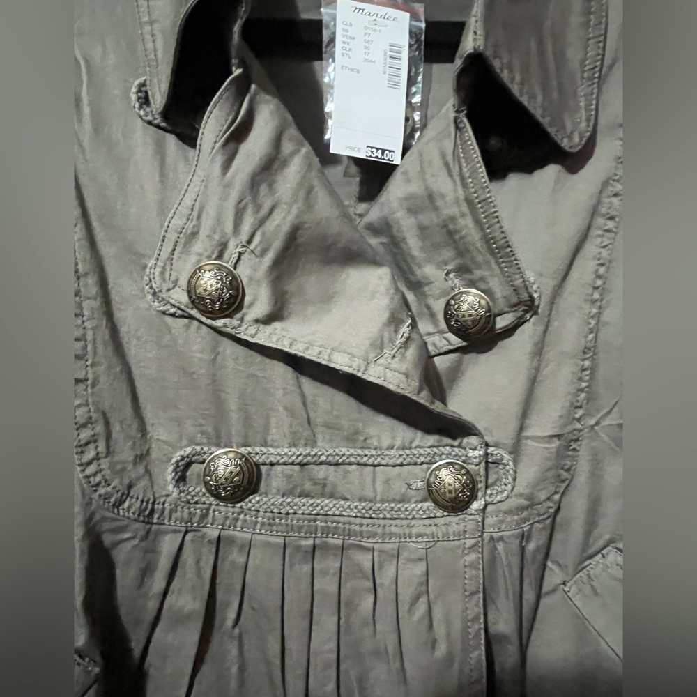 Double-Breasted Cropped Jacket - Picture 8 of 12